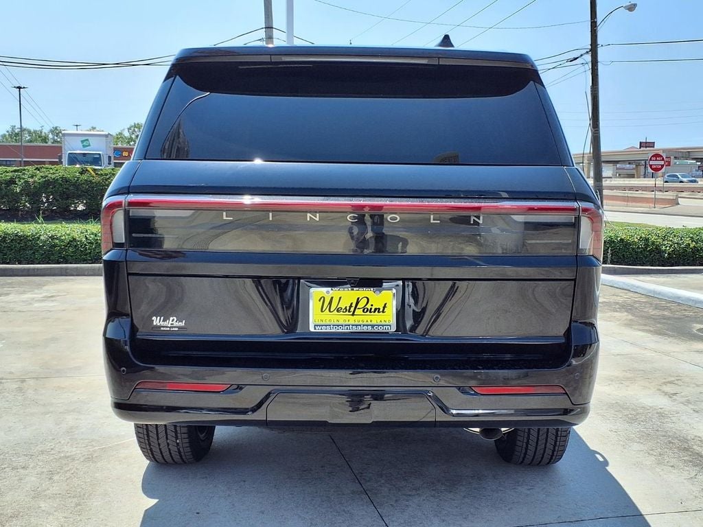 2027 Lincoln Navigator Premiere