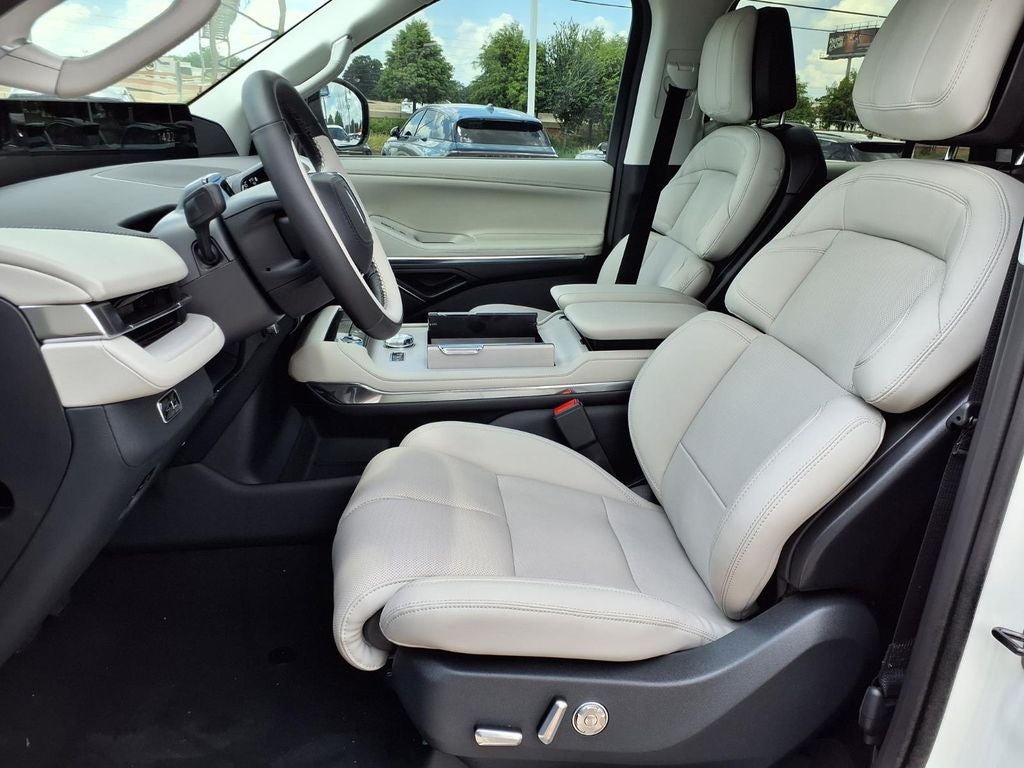 2026 Lincoln Navigator Premiere
