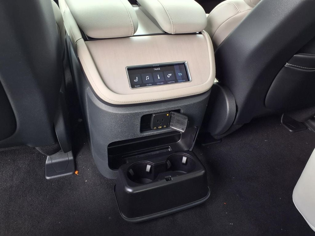 2026 Lincoln Navigator Premiere
