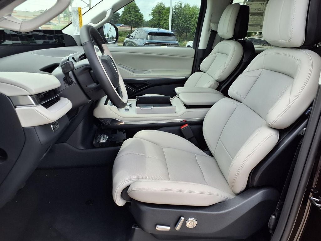 2026 Lincoln Navigator Premiere