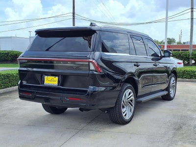 2026 Lincoln Navigator Premiere