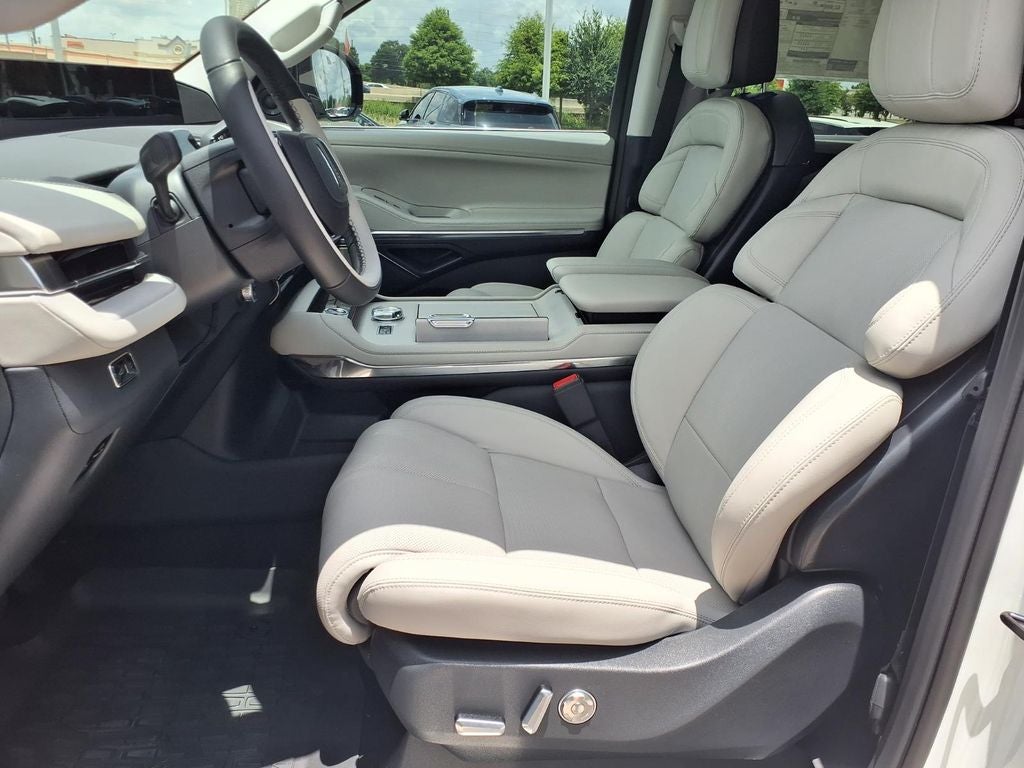 2026 Lincoln Navigator Premiere