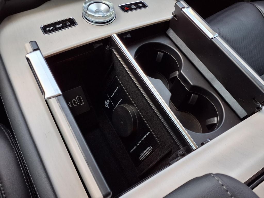 2027 Lincoln Navigator Premiere