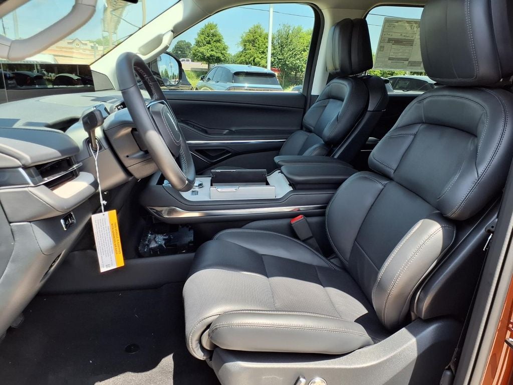 2027 Lincoln Navigator Premiere