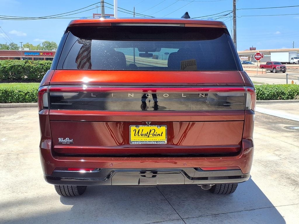 2027 Lincoln Navigator Premiere