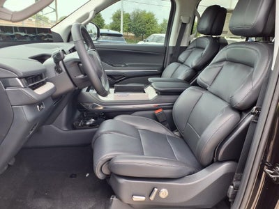 2027 Lincoln Navigator Premiere