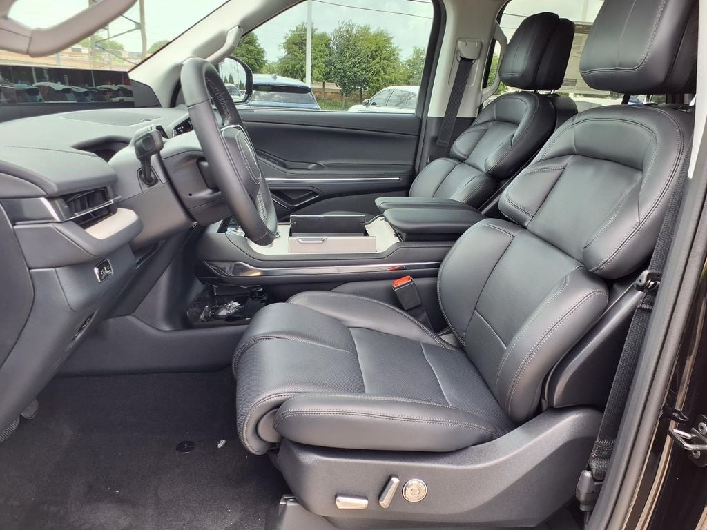 2027 Lincoln Navigator Premiere