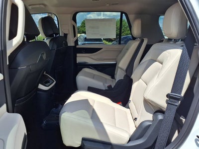 2027 Lincoln Navigator Premiere