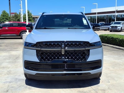 2027 Lincoln Navigator Reserve