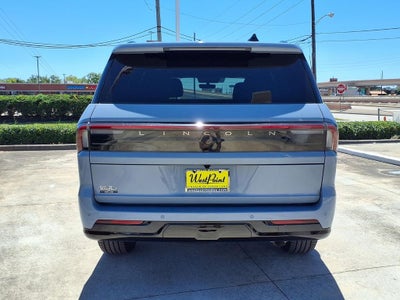 2027 Lincoln Navigator Reserve