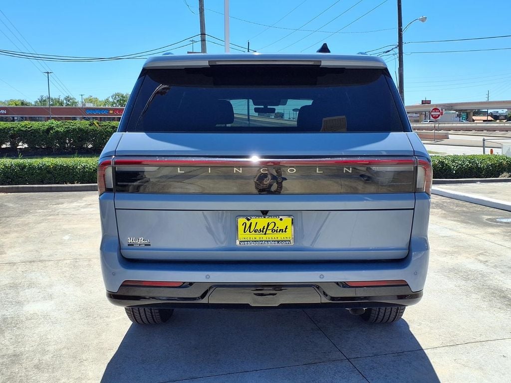 2027 Lincoln Navigator Reserve