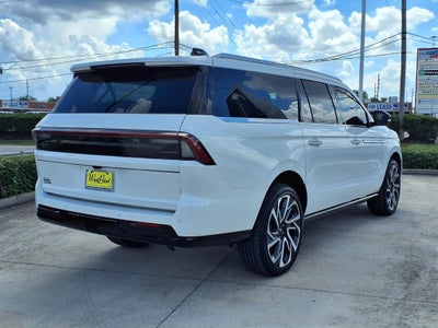 2027 Lincoln Navigator L Reserve