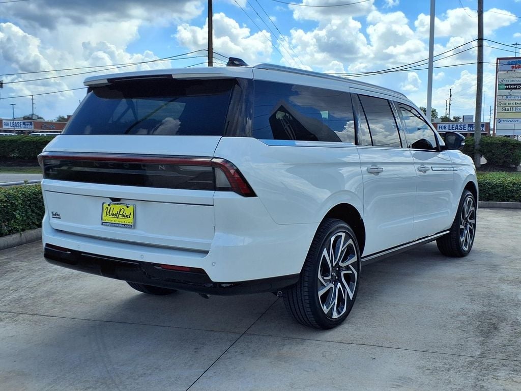 2027 Lincoln Navigator L Reserve