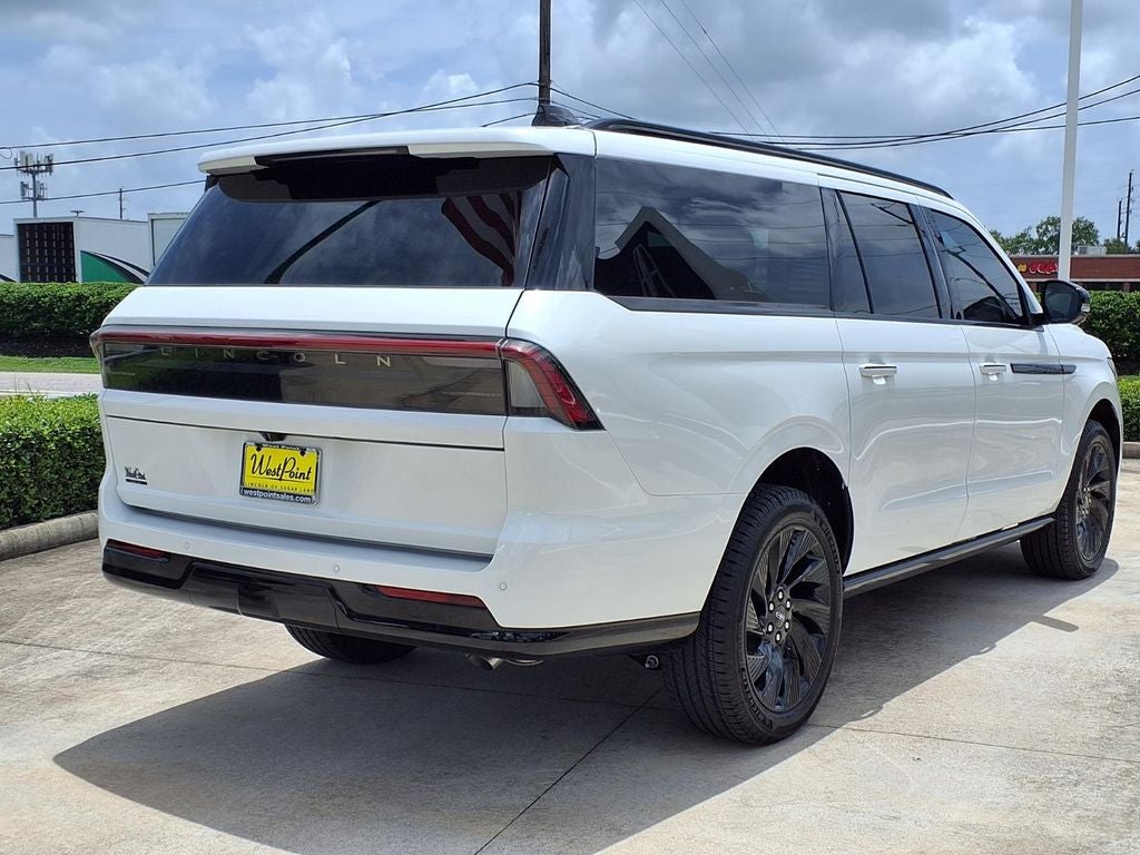 2027 Lincoln Navigator L Reserve