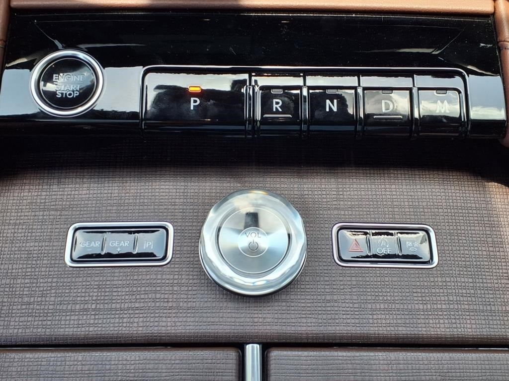 2025 Lincoln Navigator L Reserve