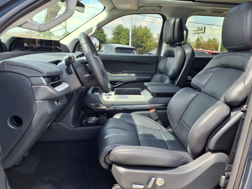 2027 Lincoln Navigator L Reserve