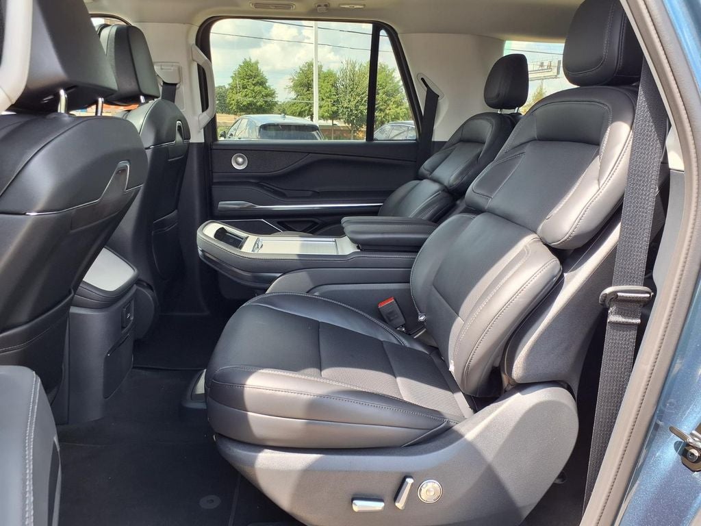 2027 Lincoln Navigator L Reserve