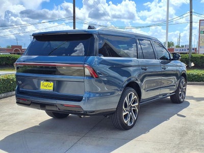 2027 Lincoln Navigator L Reserve