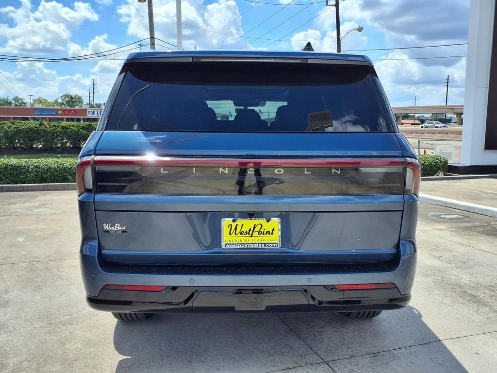2027 Lincoln Navigator L Reserve