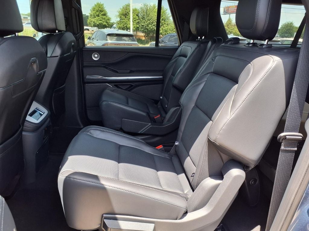 2027 Lincoln Navigator L Reserve