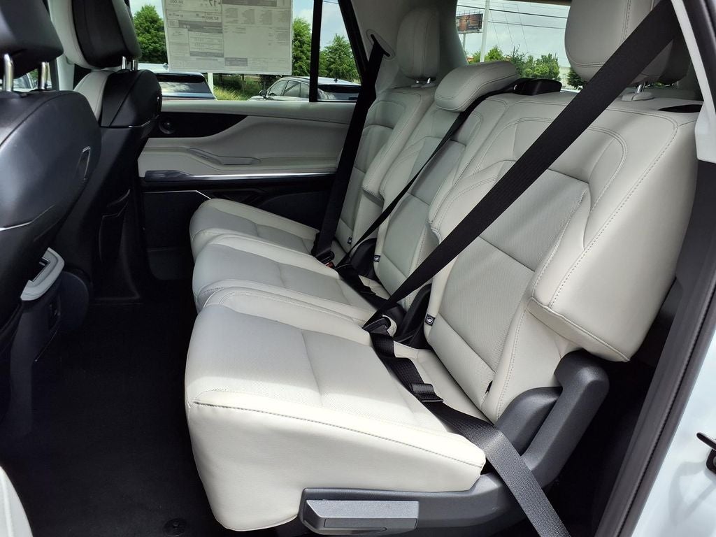 2026 Lincoln Navigator L Premiere