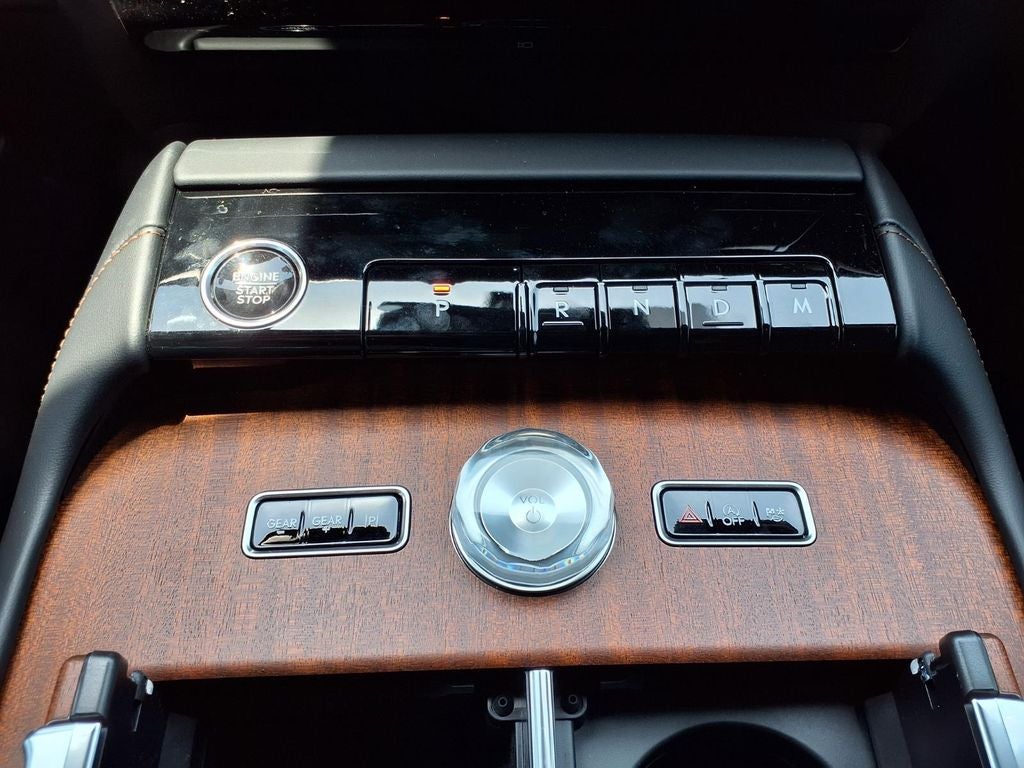 2027 Lincoln Navigator L Black Label