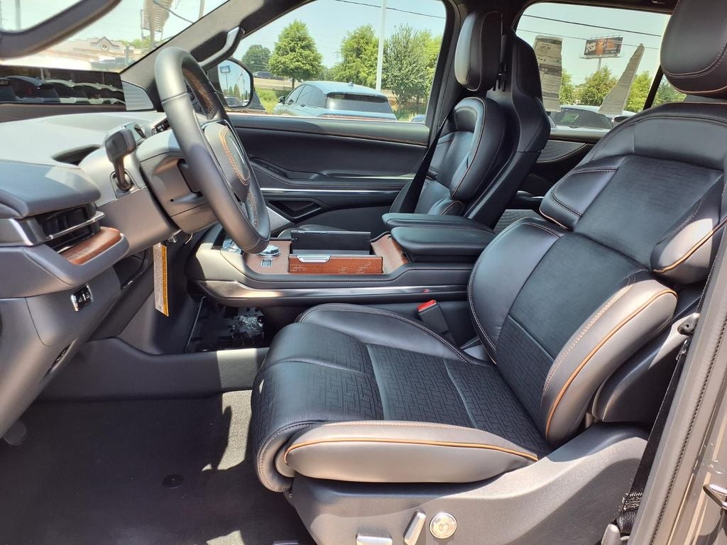 2027 Lincoln Navigator L Black Label