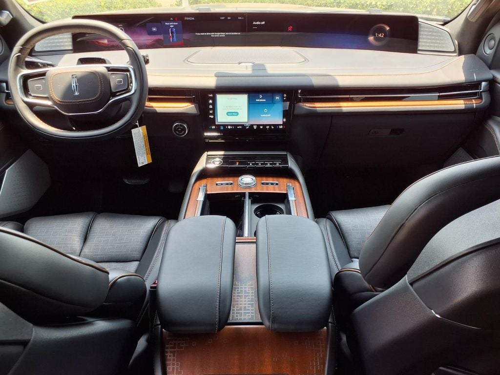 2027 Lincoln Navigator L Black Label