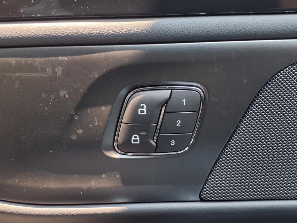 2025 Lincoln Nautilus Hybrid Premiere