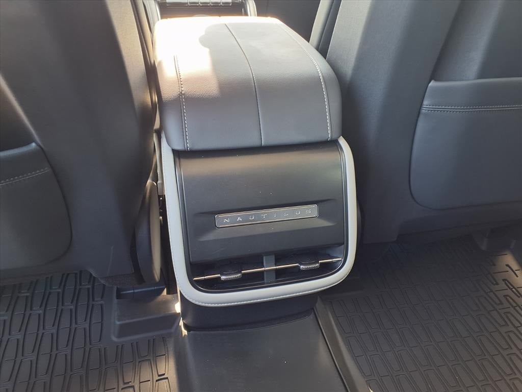 2025 Lincoln Nautilus Hybrid Premiere