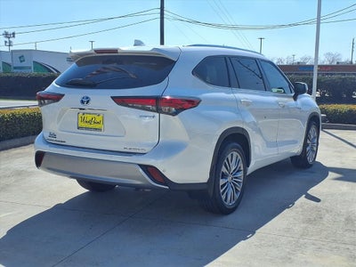 2021 Toyota Highlander Hybrid Platinum