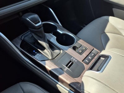 2021 Toyota Highlander Hybrid Platinum