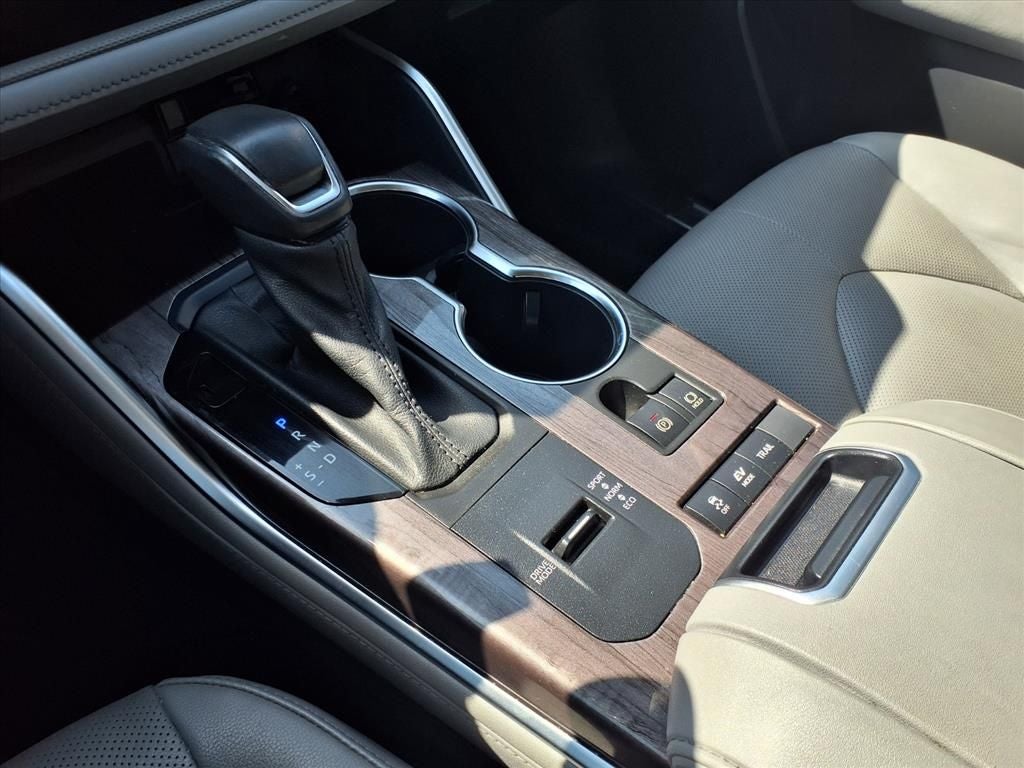 2021 Toyota Highlander Hybrid Platinum