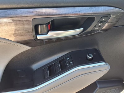 2021 Toyota Highlander Hybrid Platinum