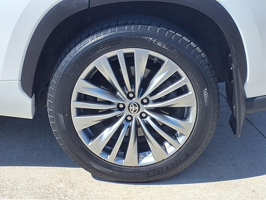 2021 Toyota Highlander Hybrid Platinum