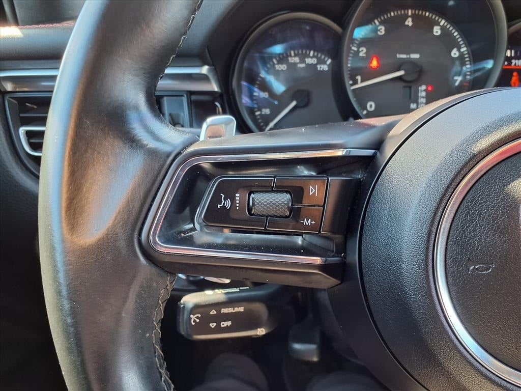 2022 Porsche Macan Base