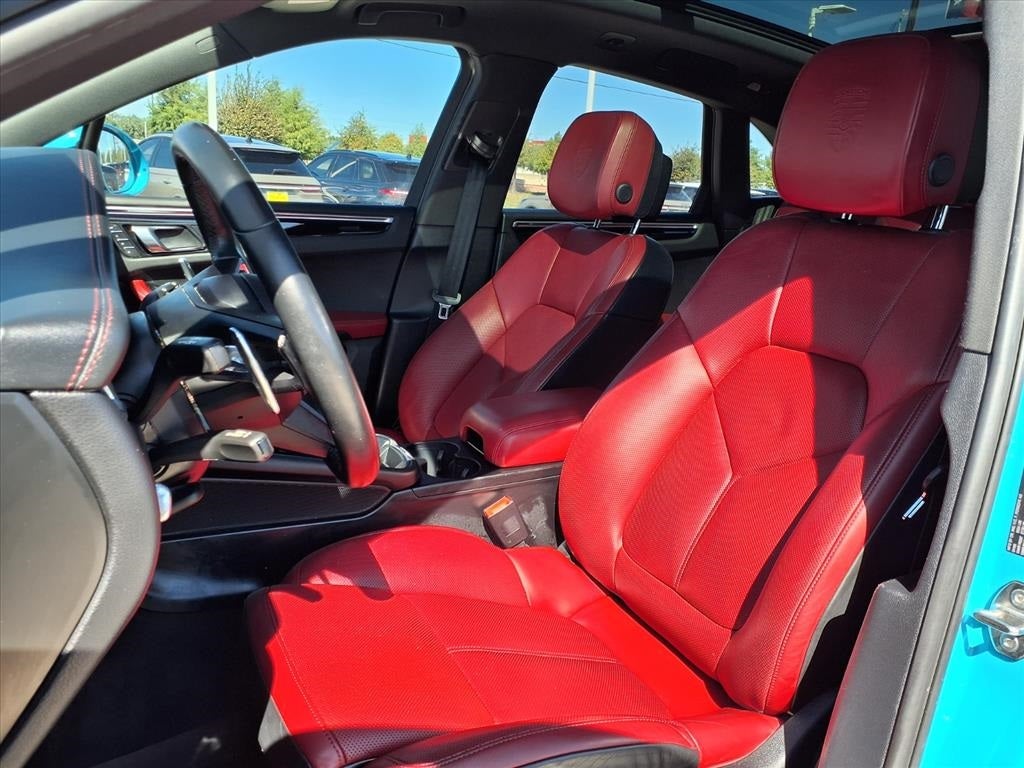 2022 Porsche Macan Base