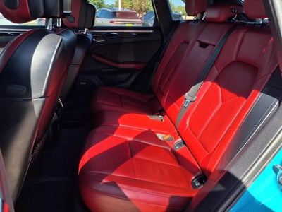 2022 Porsche Macan Base