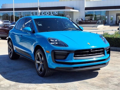 2022 Porsche Macan Base