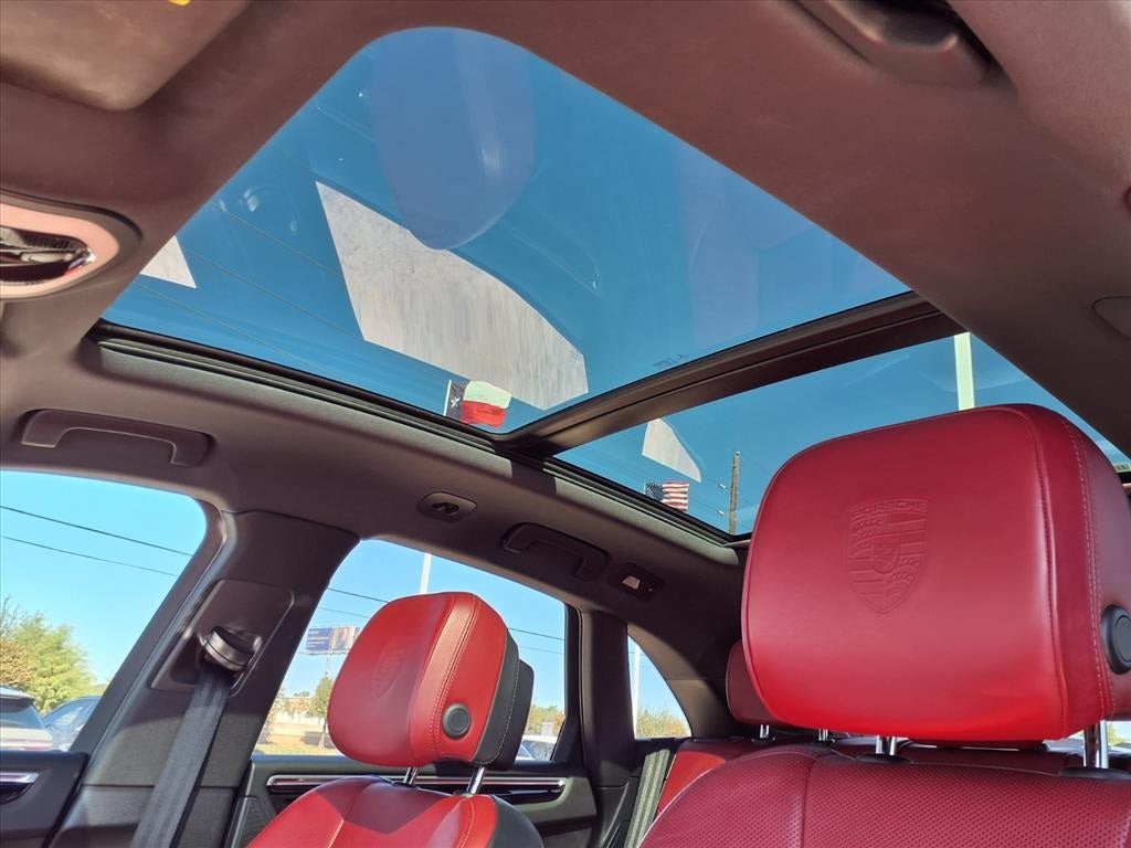 2022 Porsche Macan Base