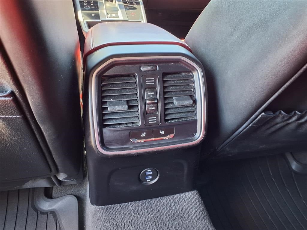 2022 Porsche Macan Base