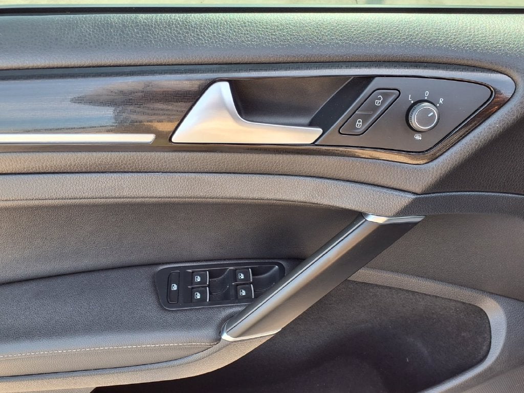 2019 Volkswagen Golf R DCC & Navigation 4Motion