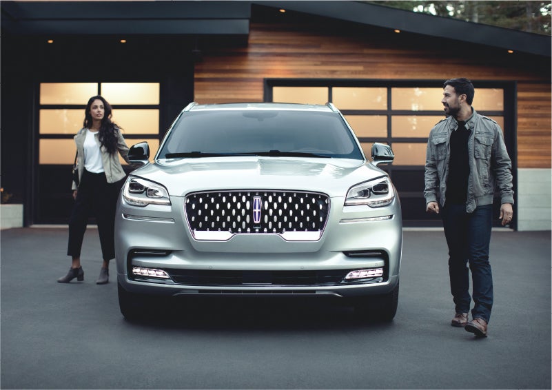The sparkling grille of the 2023 Lincoln Aviator® Grand Touring model | West Point Lincoln of Sugar Land in Houston TX