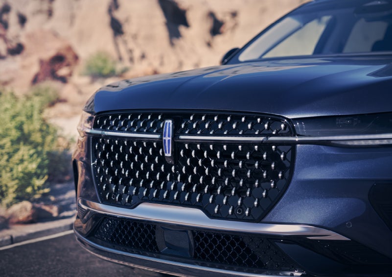 The stylish grille of a 2024 Lincoln Nautilus® SUV sparkles in the sunlight. | West Point Lincoln of Sugar Land in Houston TX