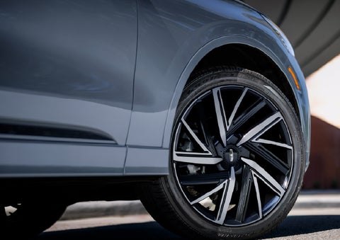 The wheel of the 2027 Lincoln Aviator® Black Label™ SUV is shown slightly angled out. | West Point Lincoln of Sugar Land in Houston TX