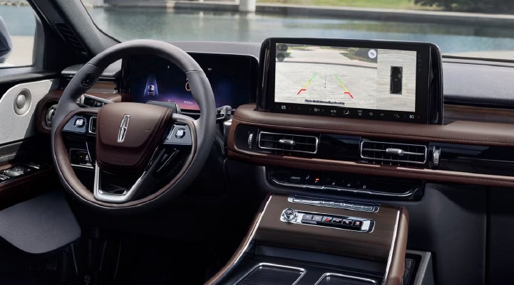 The backup camera of the 2027 Lincoln Aviator® SUV is displayed on screen. | West Point Lincoln of Sugar Land in Houston TX